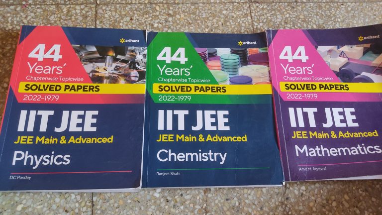 Arihant chapterwise PYQs book