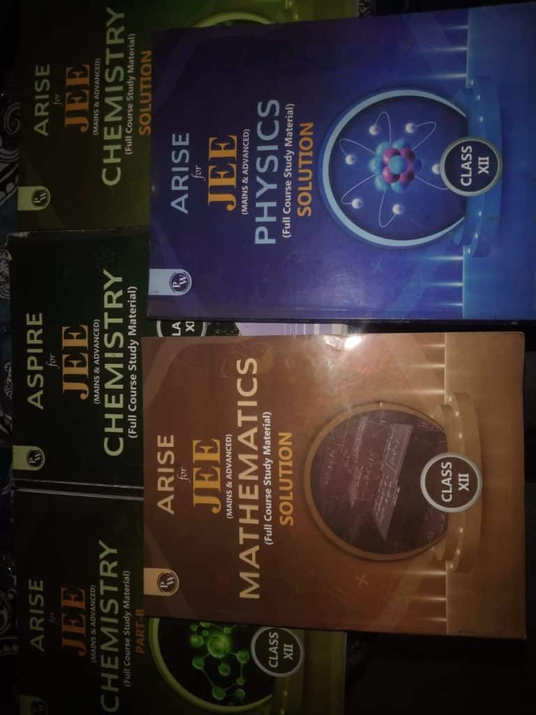 ARIHANT or PW PYQ BOOK