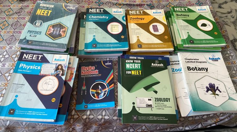NEET Latest Aakash kit (30 books)