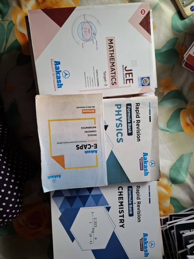 Aakash JEE Mains and Advanced Preparation Modules