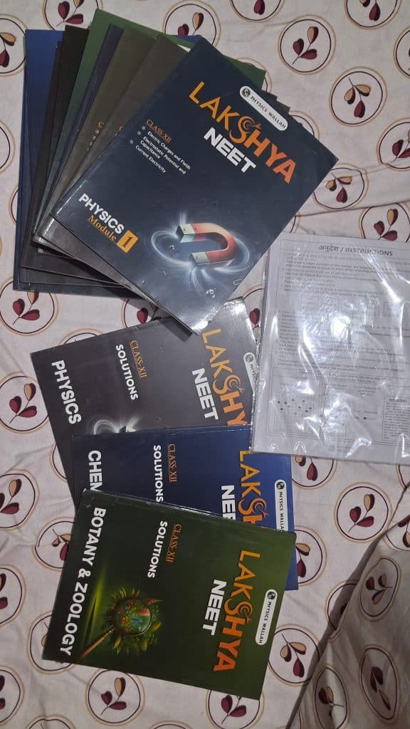 (Physics wallah) Lakshya NEET Total 13 models book