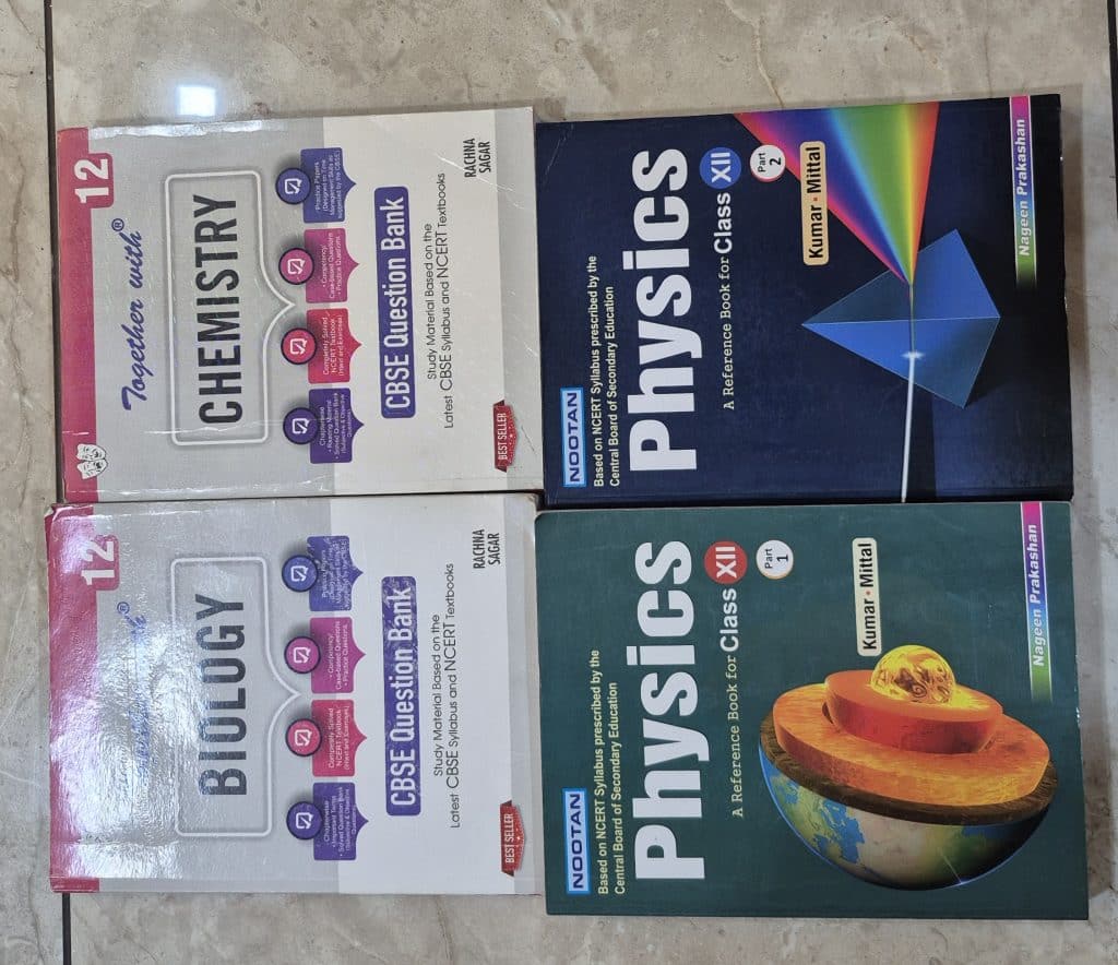 Class 12 CBSE Books – Physics, Chemistry & Biology photo 2