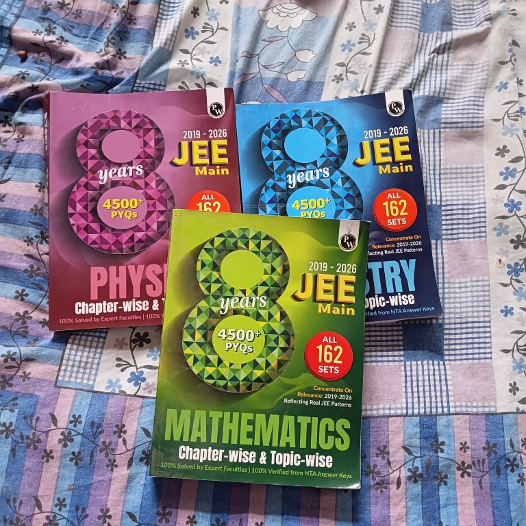 PYQ book for JEE Mains pw