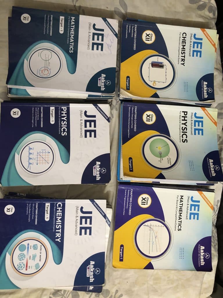 JEE MAINS & ADVANCED PREPARATION BOOKS(33 Targets)