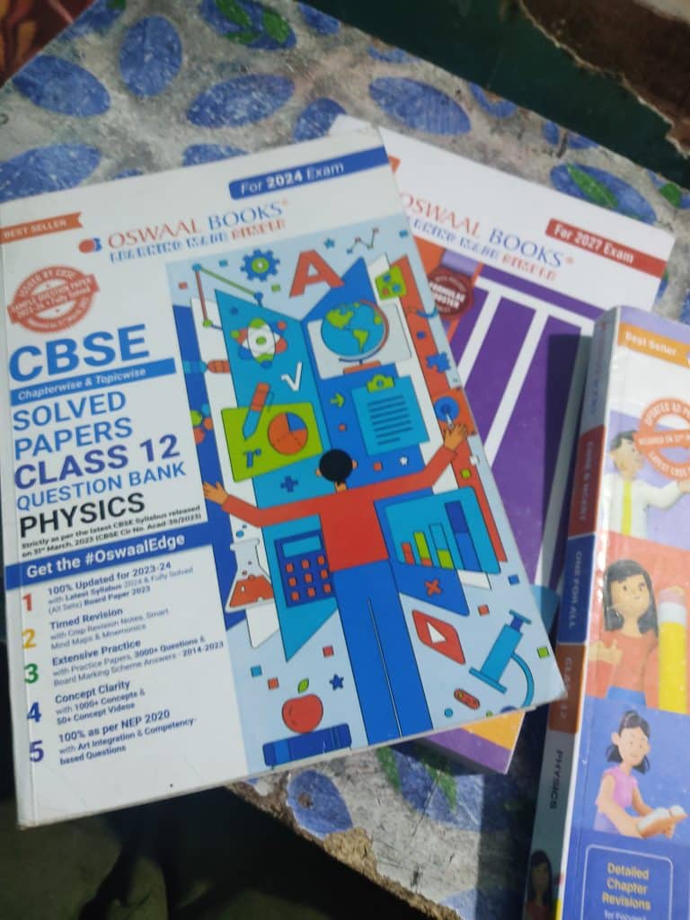 Latest Oswaal Class 12 Physics Question Bank (Late