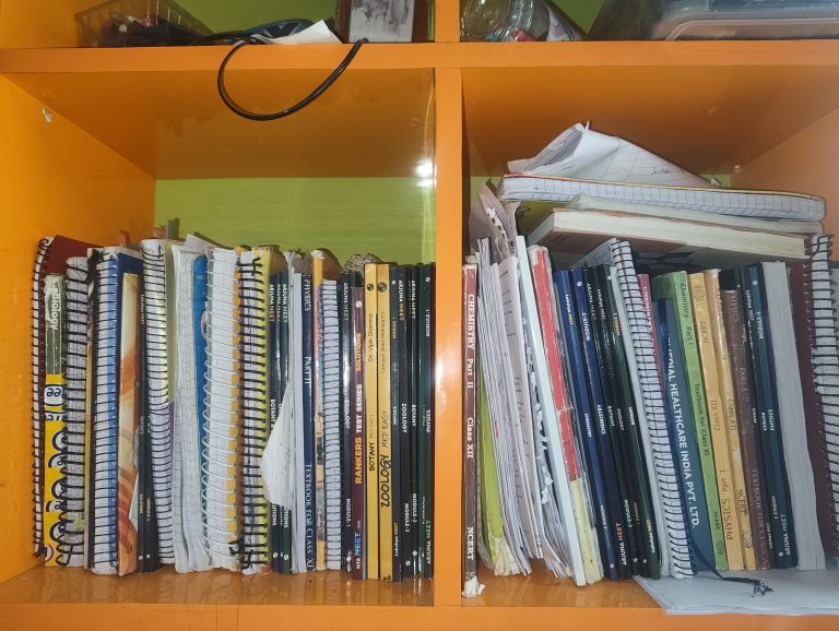 Neet Pw arjuna and lakshay and 15 years pyq book