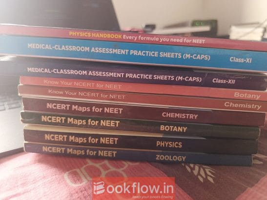 Aakash institute Neet boo...