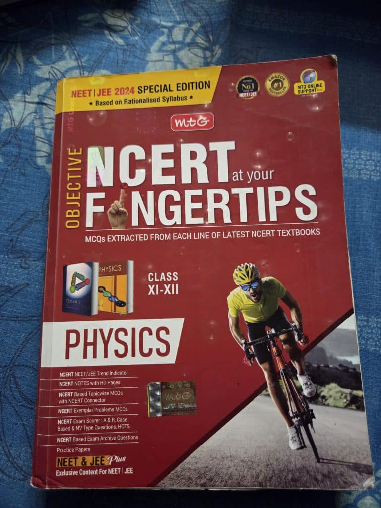 MTG fingertips physics book