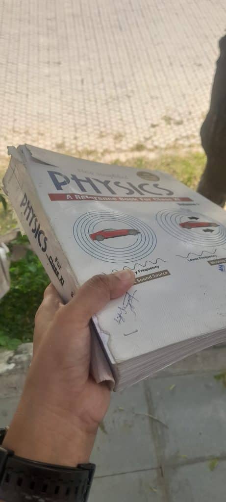 Sl arora ,Physics class11 volume 1 photo 2