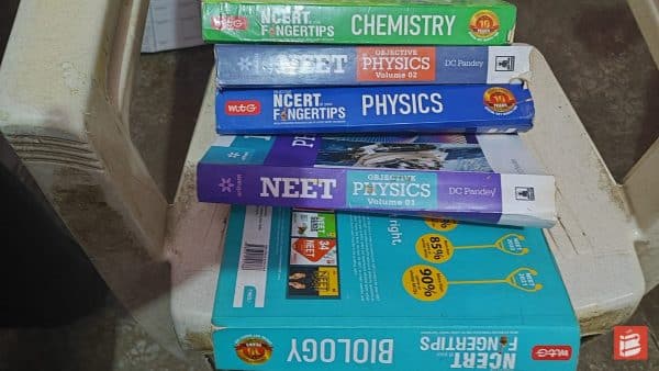 MTG(pcb) and DC pandey for physic both volume